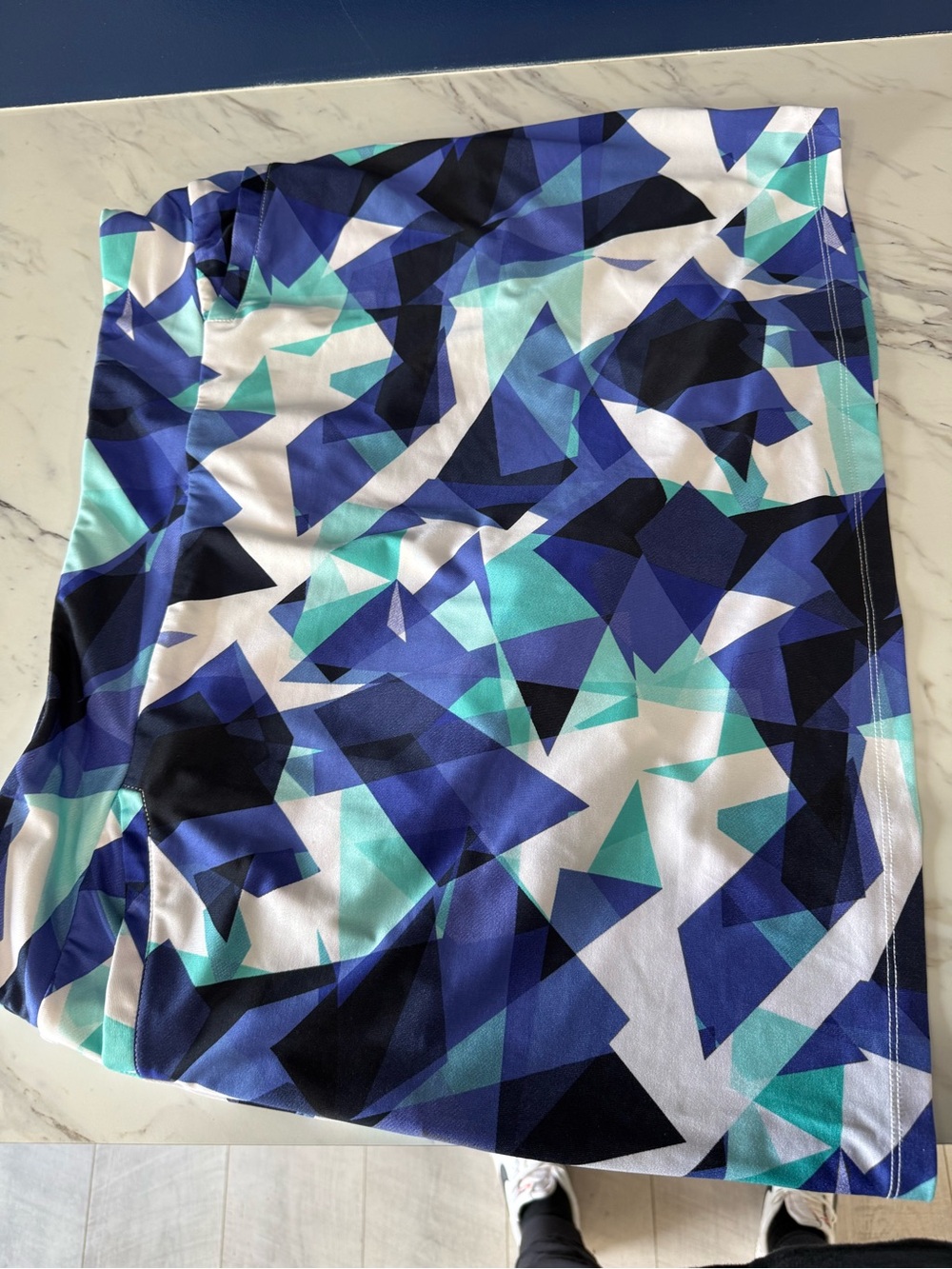 Tail White Label Geometric Skort in Blue, Teal & White